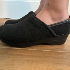 Black Wool Dansko’s size 37